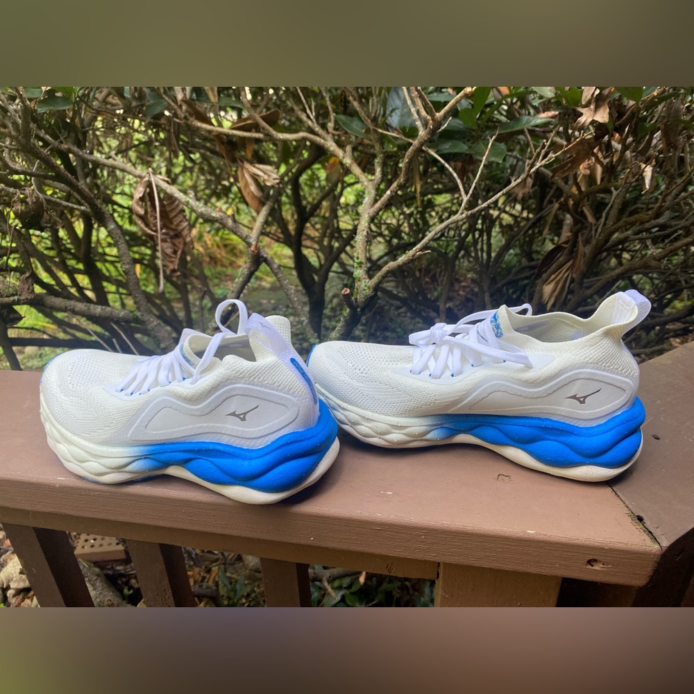 Mizuno White and Blue Running Shoes